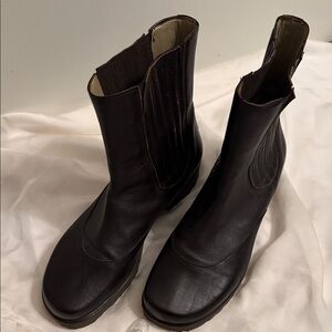 Taryn Rose Dark Brown Leather Ankle Boots Made in Italy like new 36